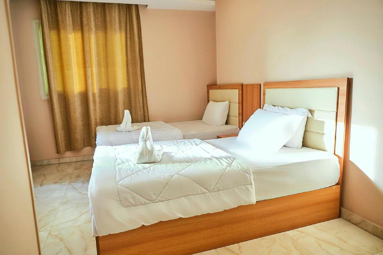 Grand Golden Pyramids View Hotel Kafret el-Gabal エクステリア 写真