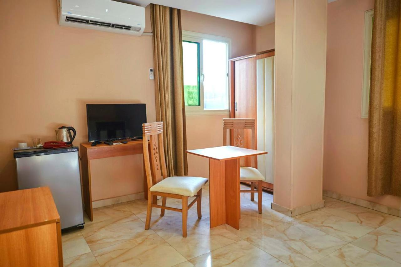 Grand Golden Pyramids View Hotel Kafret el-Gabal エクステリア 写真