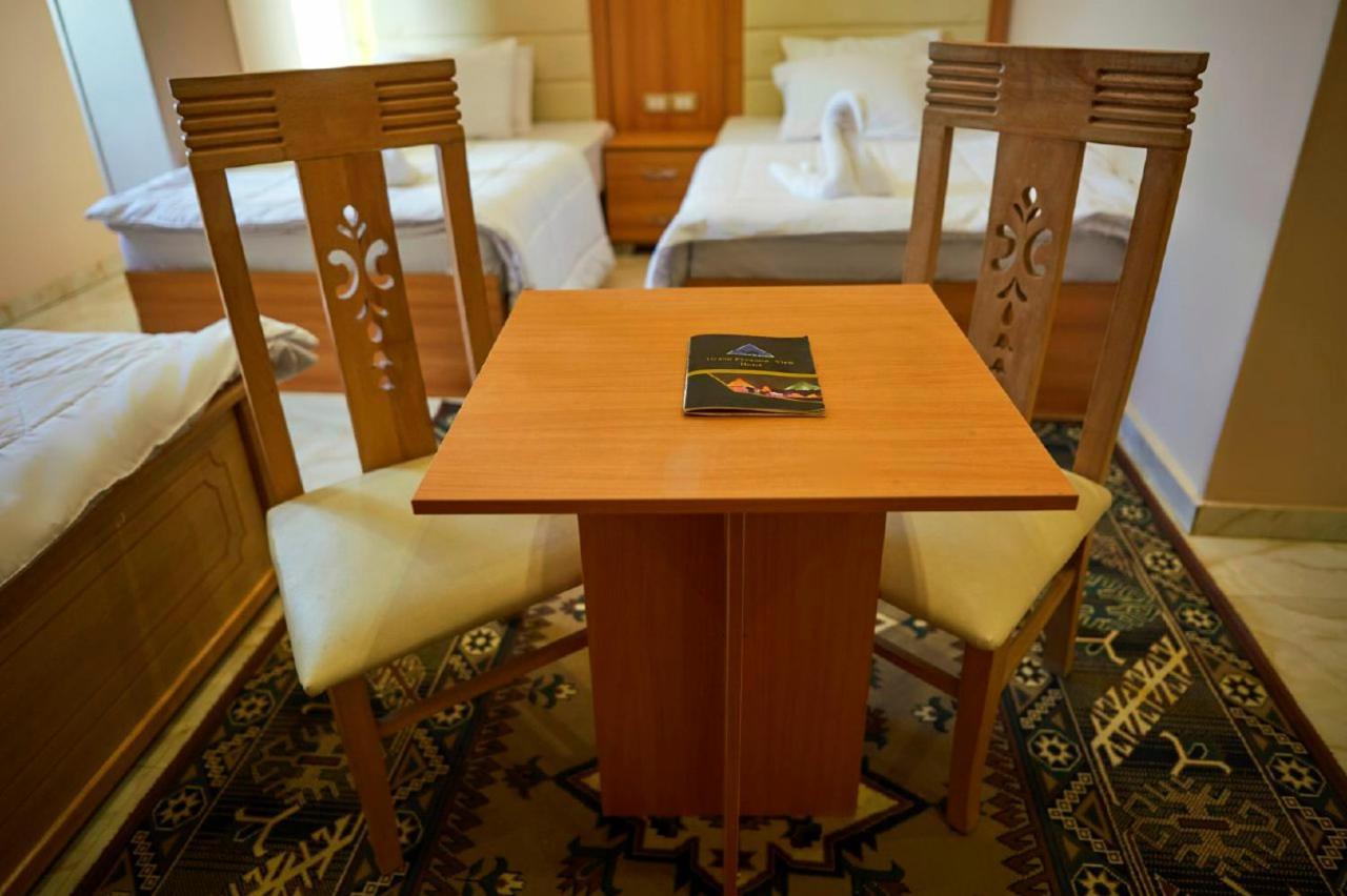 Grand Golden Pyramids View Hotel Kafret el-Gabal エクステリア 写真