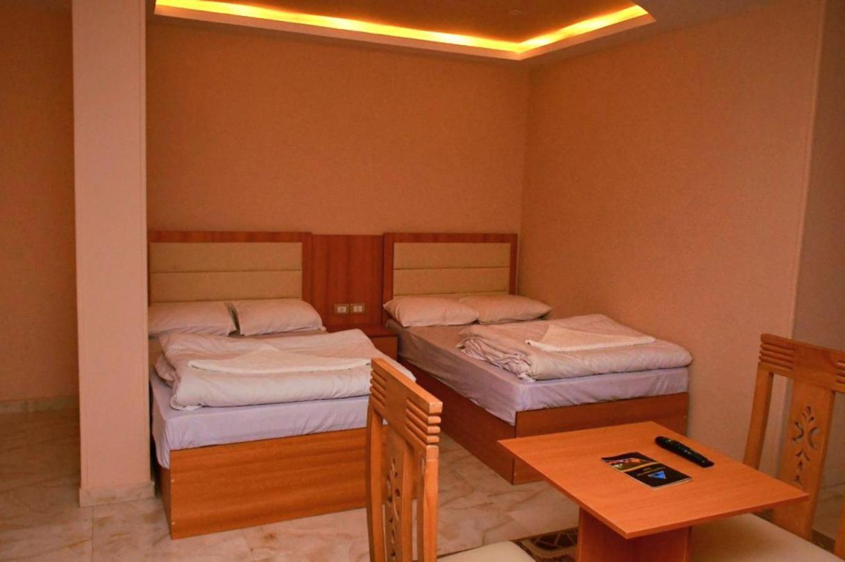 Grand Golden Pyramids View Hotel Kafret el-Gabal エクステリア 写真